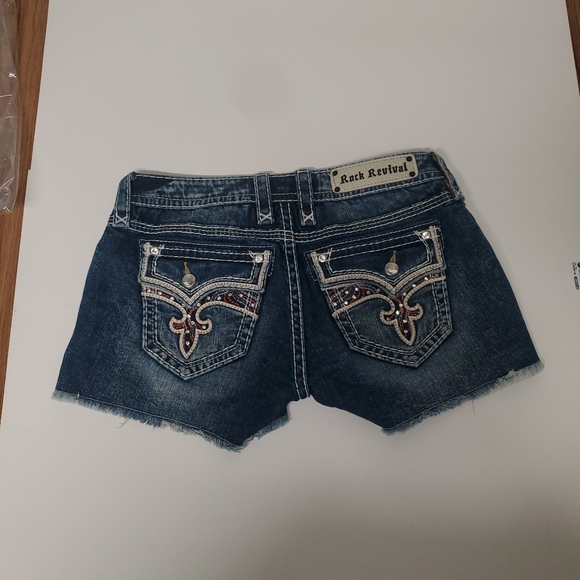 Rock Revival Bambi Denim Shorts Women's 28 Blue Jean Booty Embroided Bling Cut - Picture 10 of 16